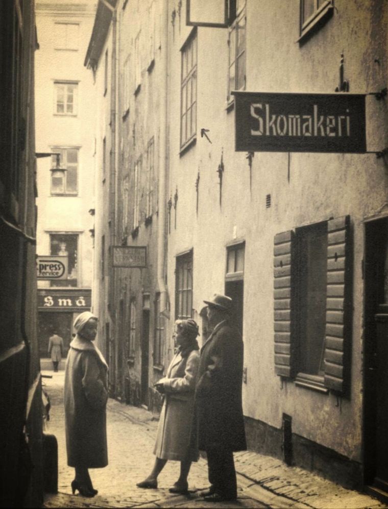 Gränden med skylten Skomakeri på 1950-talet